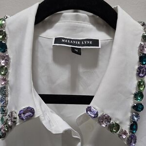 Melanie Lyne- White button down shirt ✨️